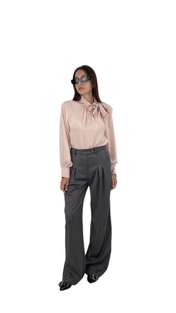 Blusa basic con fiocco